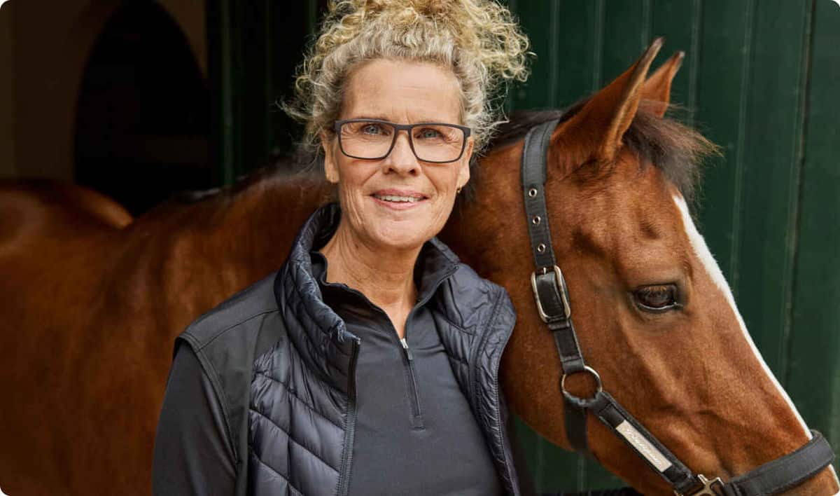 Portrettbilde av Dorte med sin hest